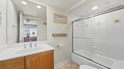 North Star – Private Bath for BR8