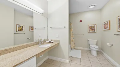 Southern Breeze – Common Bath for BR2 and BR3