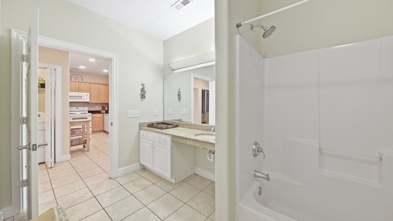 Southern Breeze – Common Bath for BR2 and BR3