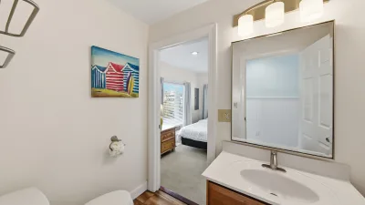Absolutely Stellar – Common Bath for 1st Floor