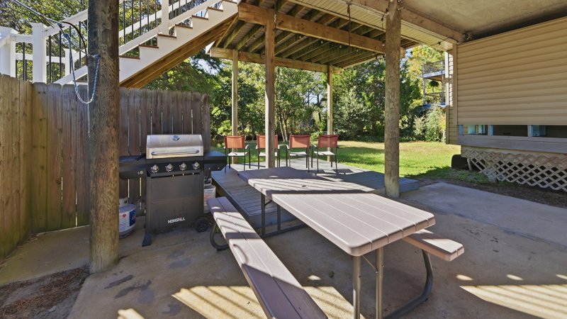 Sailor's Rest – Grill Area