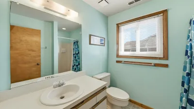 Sailor's Rest – Common Bath for BR3 and BR4