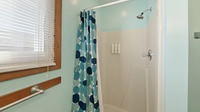 Sailor's Rest – Common Bath for BR3 and BR4