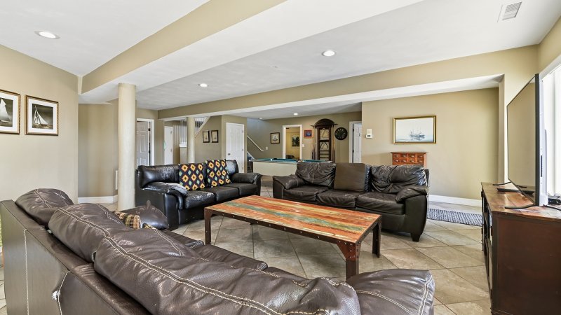 Palacious – 1st Floor Living Room