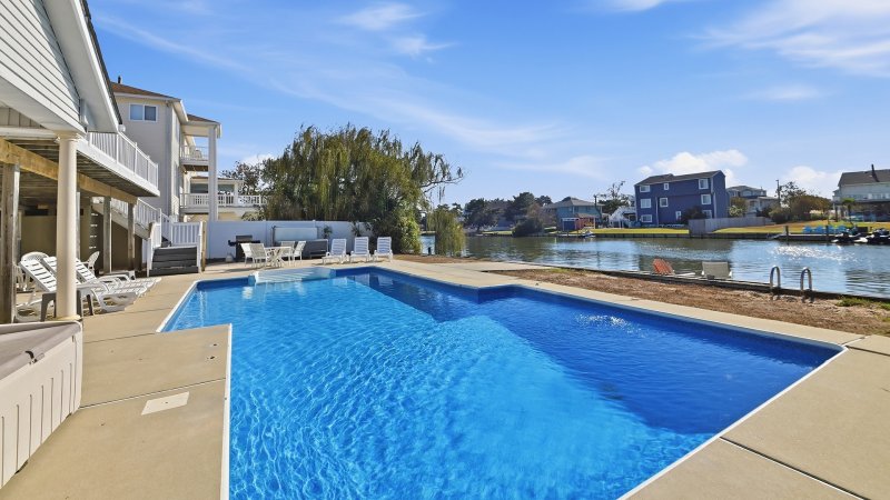 Palacious – Pool