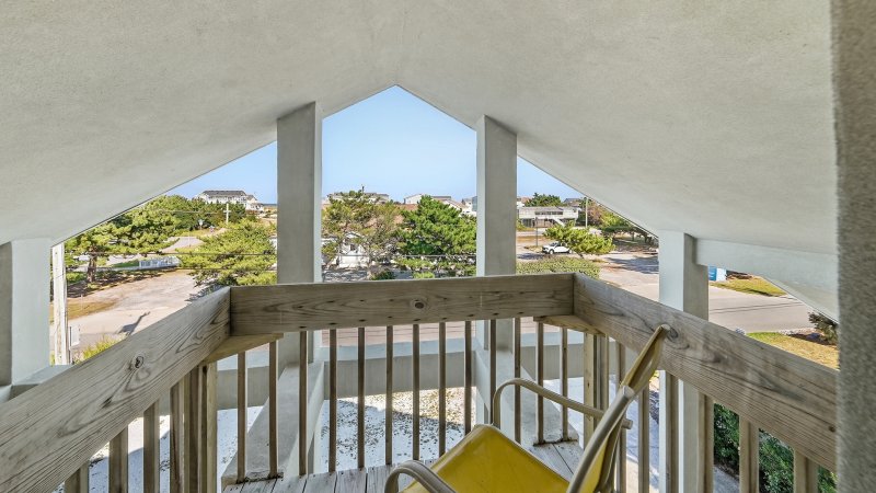 Palacious – Covered Deck