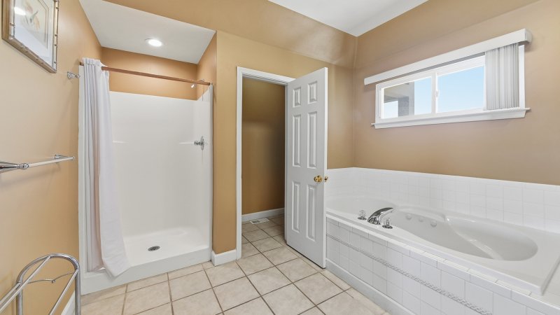 Palacious – Private Bath for BR5