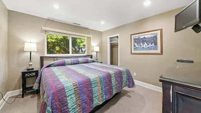 Palacious – Bedroom 8