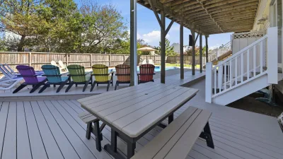 Island Hopper – Outdoor Dining