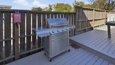 Island Hopper – Grill and Deck