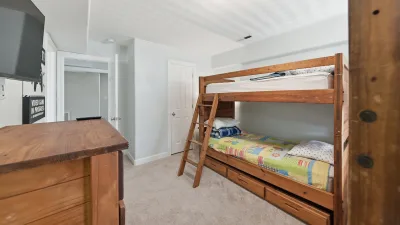 Island Hopper – Bedroom 8