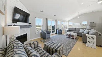 Island Hopper – Living Room