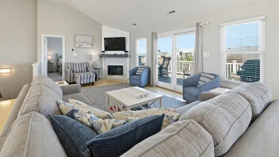 Island Hopper – Living Room