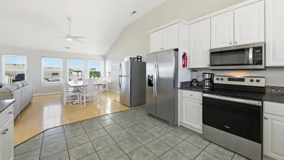 Island Hopper – Kitchen