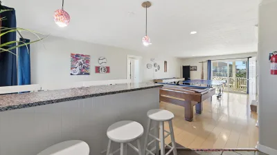 Island Hopper – Kitchenette
