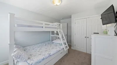 Island Hopper – Bedroom 5