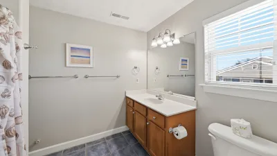 Island Hopper – Private Bath for BR6