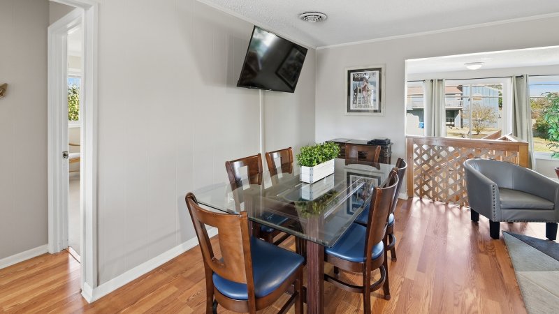 A Beach Oasis – Dining