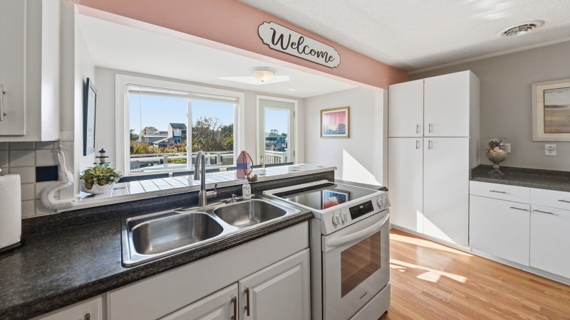 A Beach Oasis – Kitchen