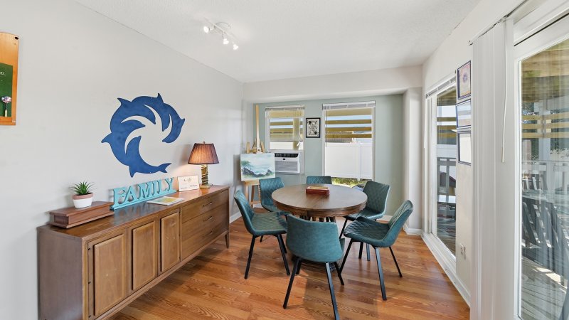 A Beach Oasis – Den