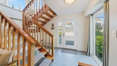 A Beach Oasis – Foyer