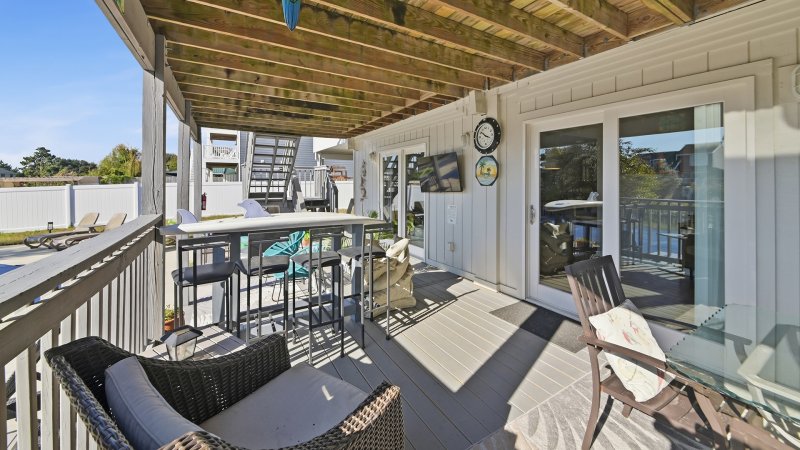 A Beach Oasis – Covered Deck