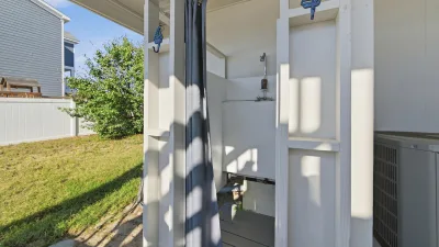A Beach Oasis – Outdoor Shower