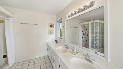 A Beach Oasis – Private Bath for BR1