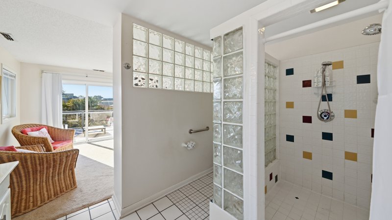 A Beach Oasis – Private Bath for BR1