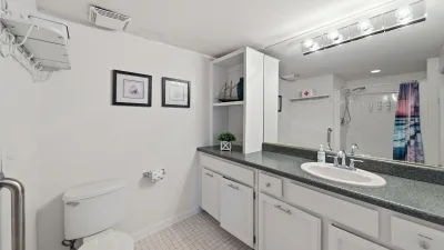 A Beach Oasis – Common Bath for 1st Floor