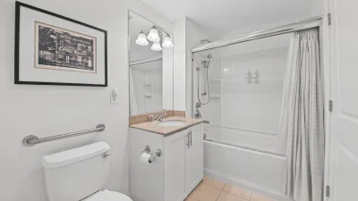 Oceanfront Oasis – Common Bath for BR2 and BR3
