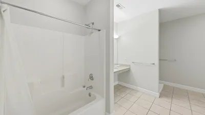 Southern Breeze – Private Bath for BR1